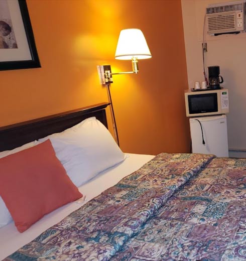 Hotel near me in Canton, IL